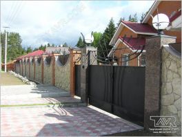 Кованые ворота и забор